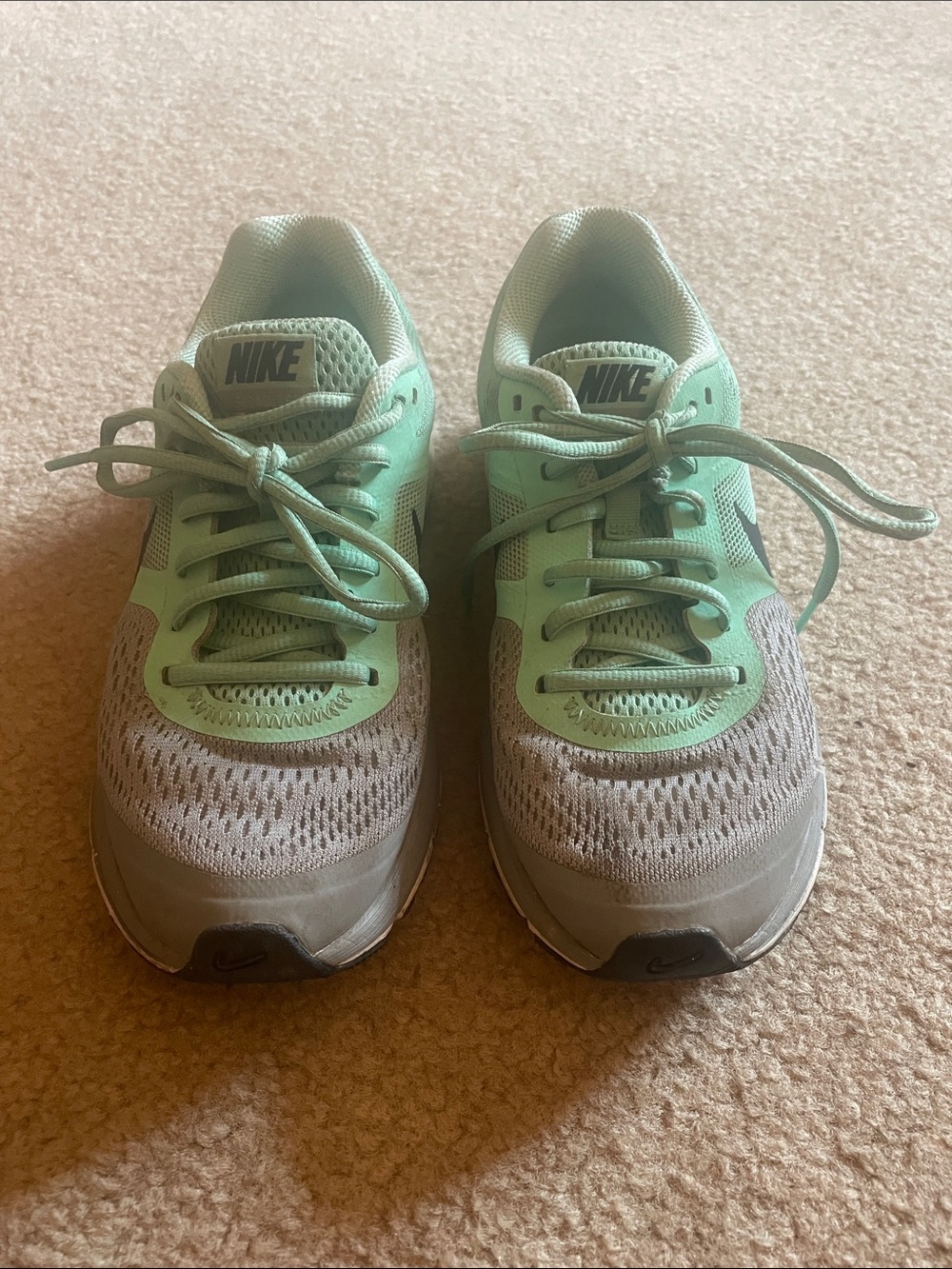 Nike Women's Mint Green and Light Gray Athletic Sneakers